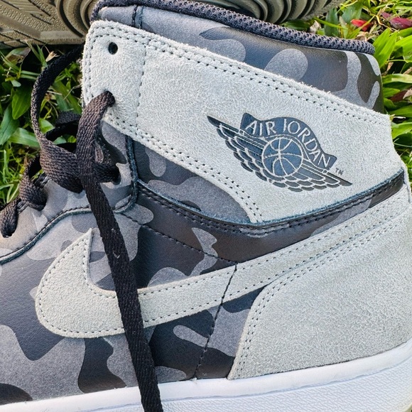 Jordan Black and Gray Camo Men's Shoes - Picture 3 of 6